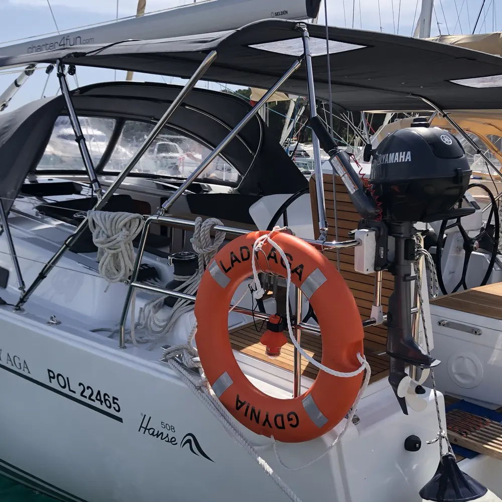 LADY AGA 21