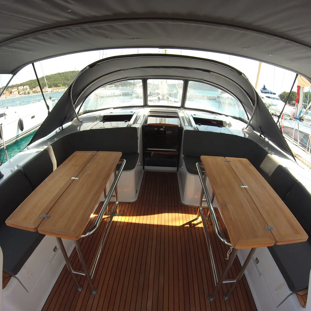 LADY AGA 26