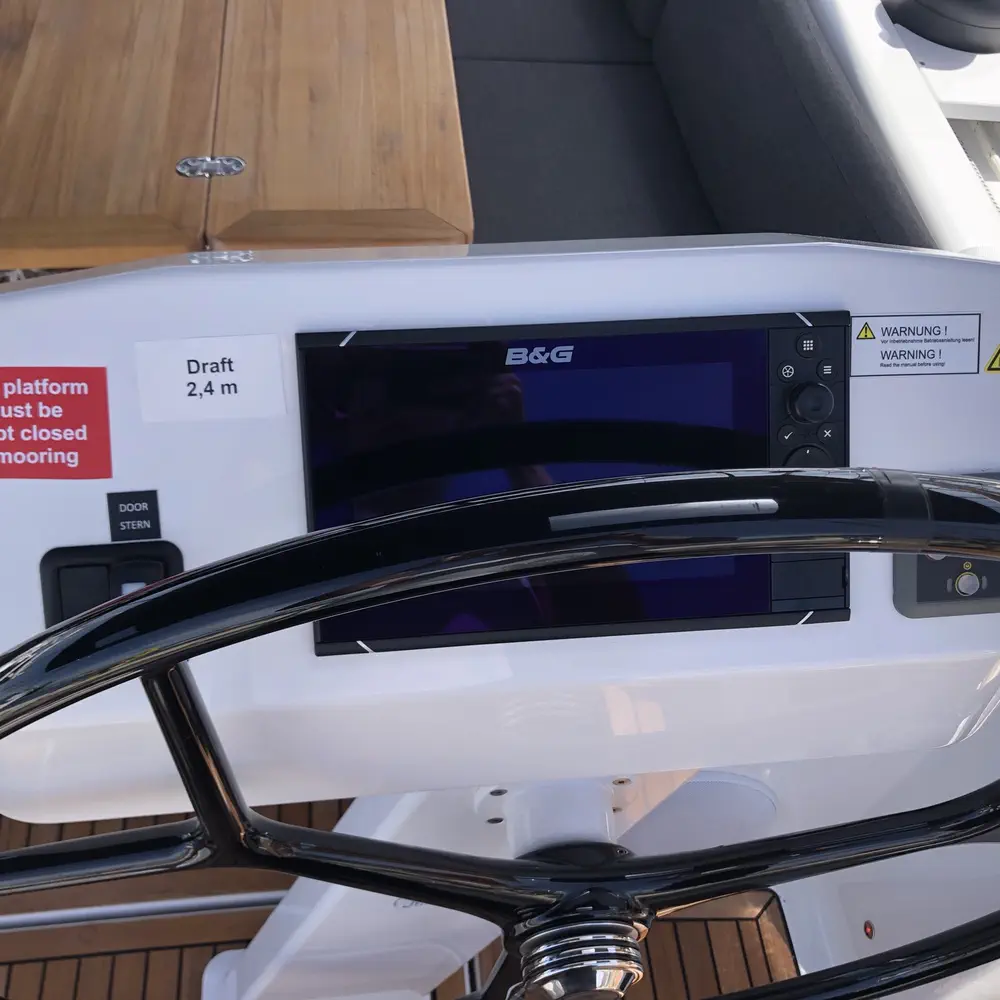 LADY AGA 27
