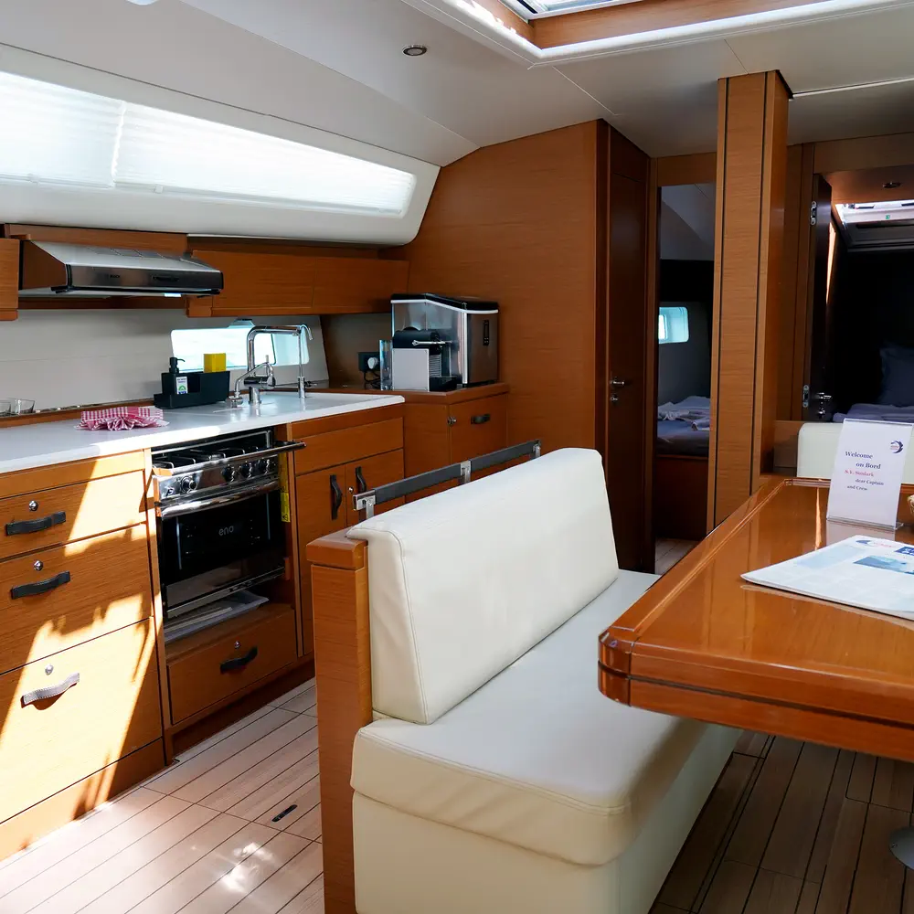 Sunlark 28