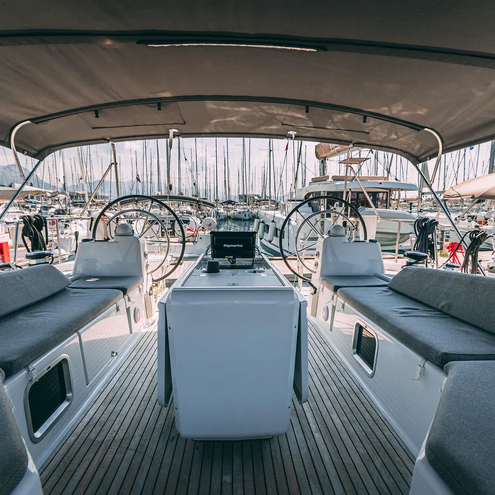 Front cabin 2, single occupancy, including services 2