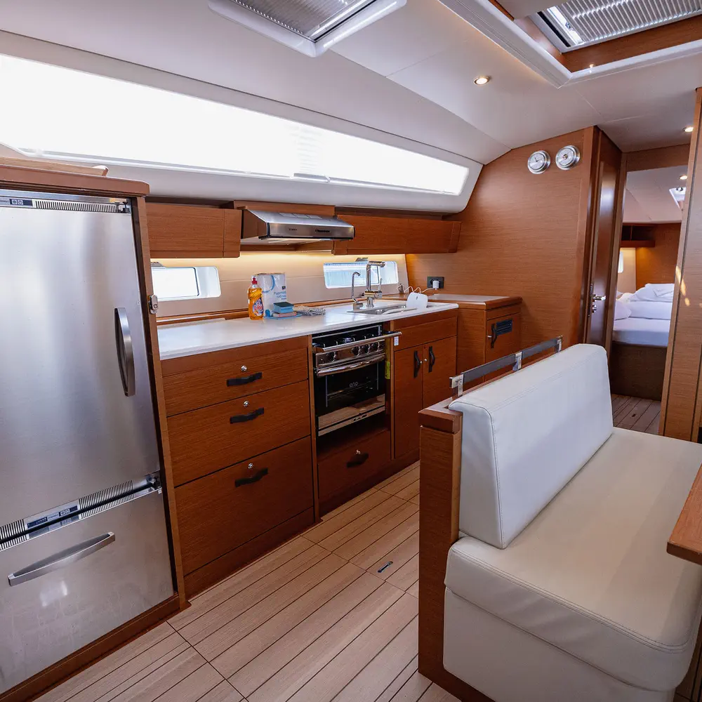 Stern cabin 1, single occupancy, including services 2