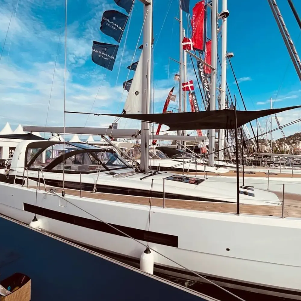 Marina 10
