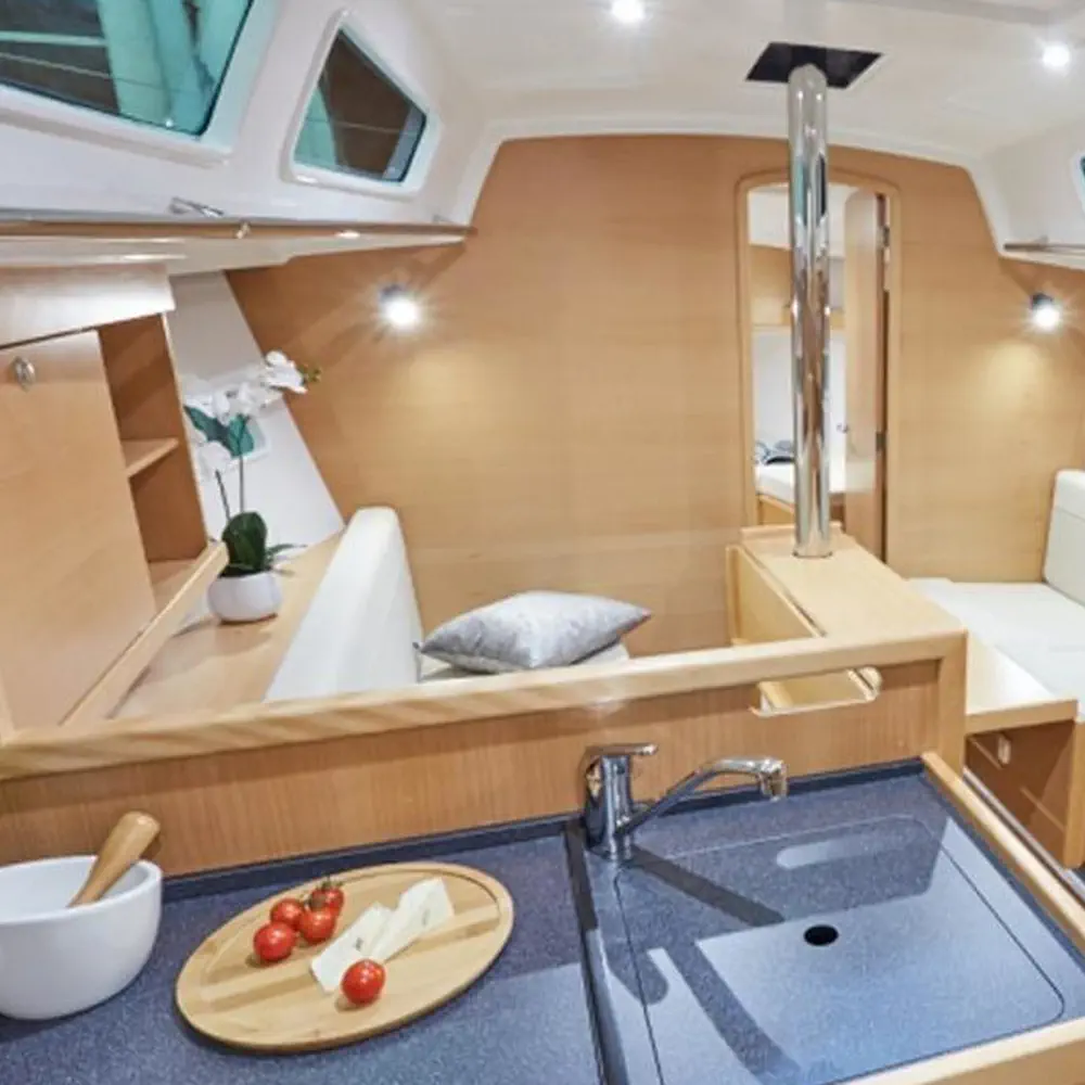 Sunsail Sun Odyssey 319 Classic 1