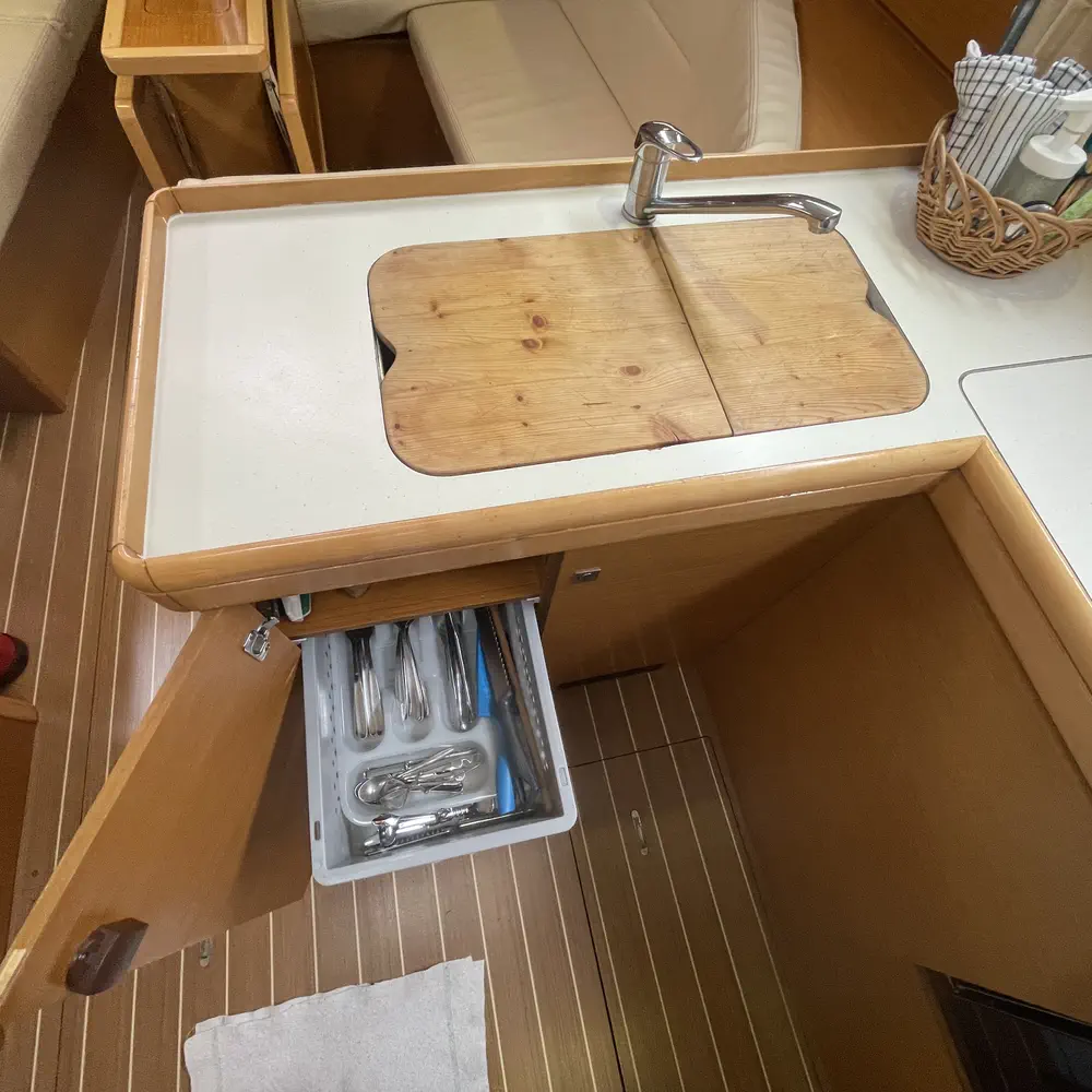 Agatha  35
