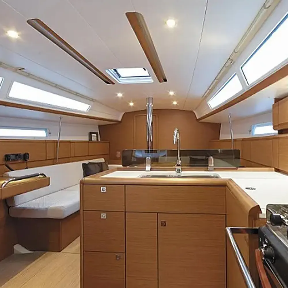 Sunsail 38 Classic 1