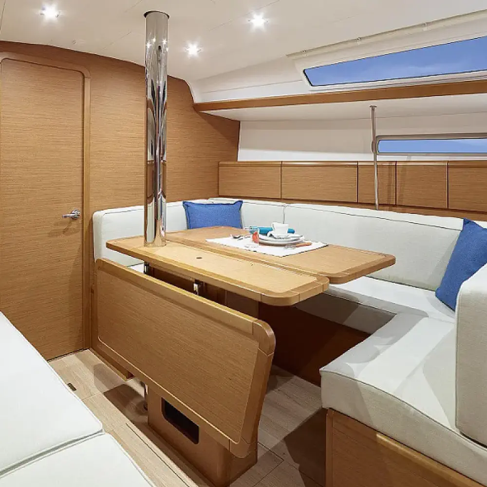 Sunsail 38 Classic 3