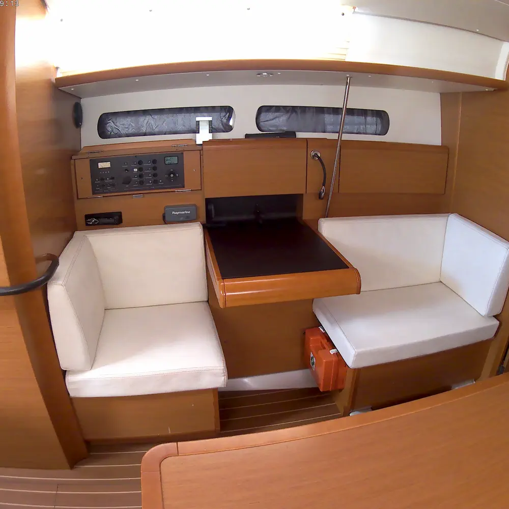 Traveller 19