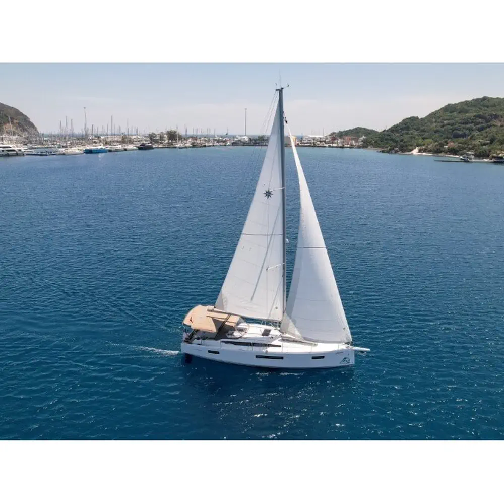 https://dsmkaagprkqin.cloudfront.net/images/jeanneau/sail-boat/sun-odyssey-410/4447201980000101427-1746624149603536434-sky-ela-1000x1000.webp