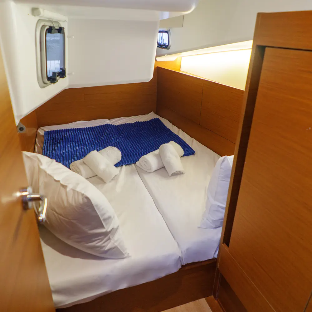 Aquamarine 27