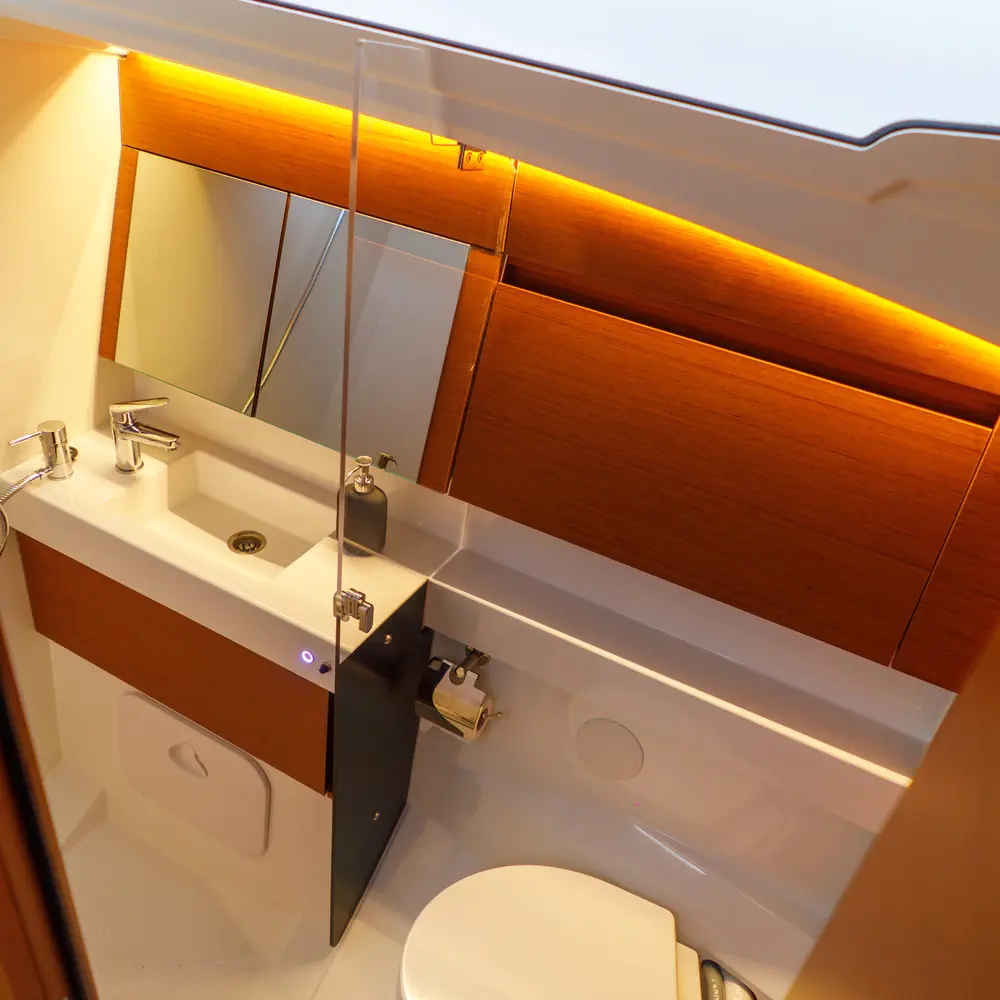 Aquamarine 36