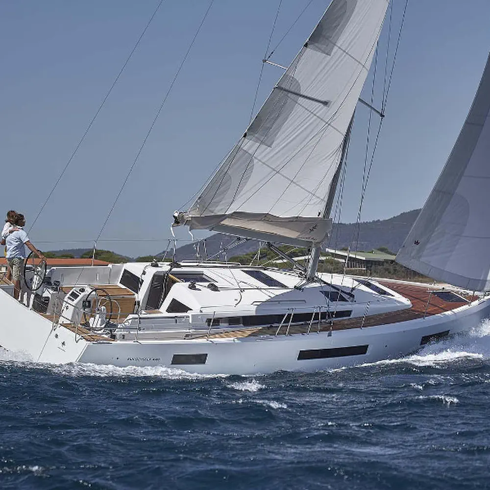 https://dsmkaagprkqin.cloudfront.net/images/jeanneau/sail-boat/sun-odyssey-440/2306920680702973-1746635582548806327-gojiberry-1000x1000.webp