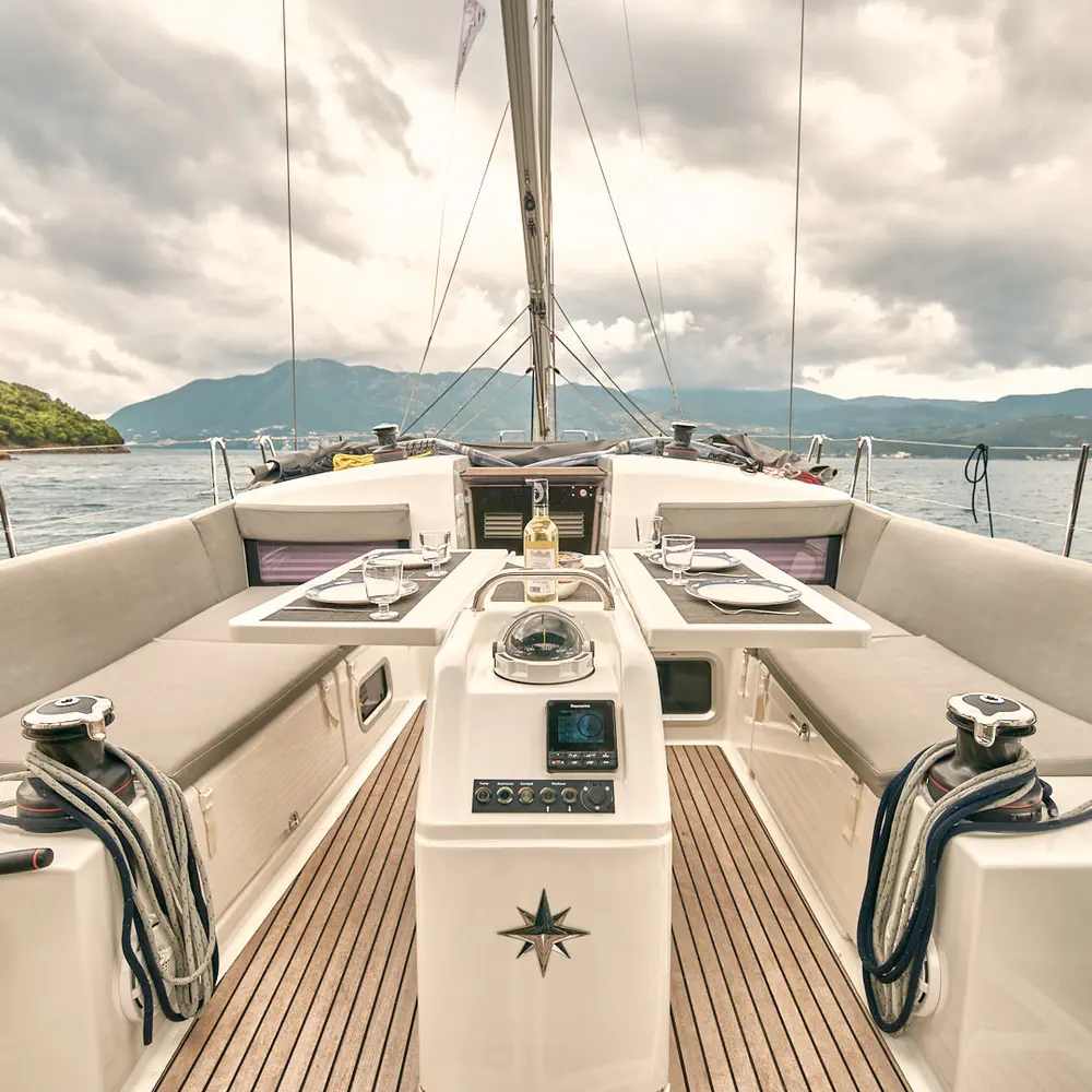 Nymeria | Water-maker, Solar Panel, Teak Cockpit 19
