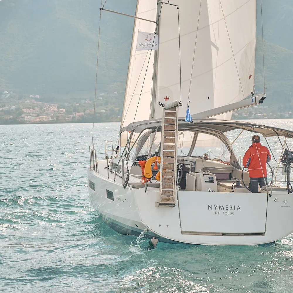 Nymeria | Water-maker, Solar Panel, Teak Cockpit 25