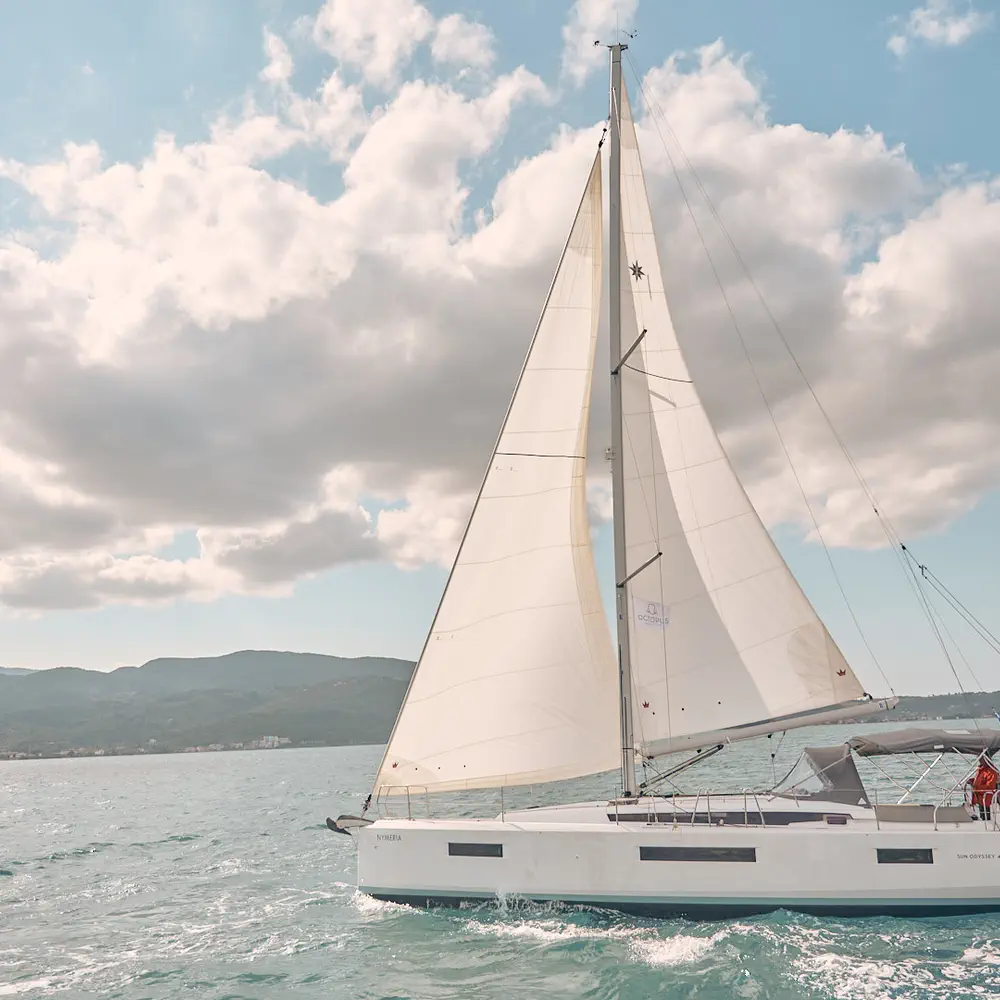 Nymeria | Water-maker, Solar Panel, Teak Cockpit 28