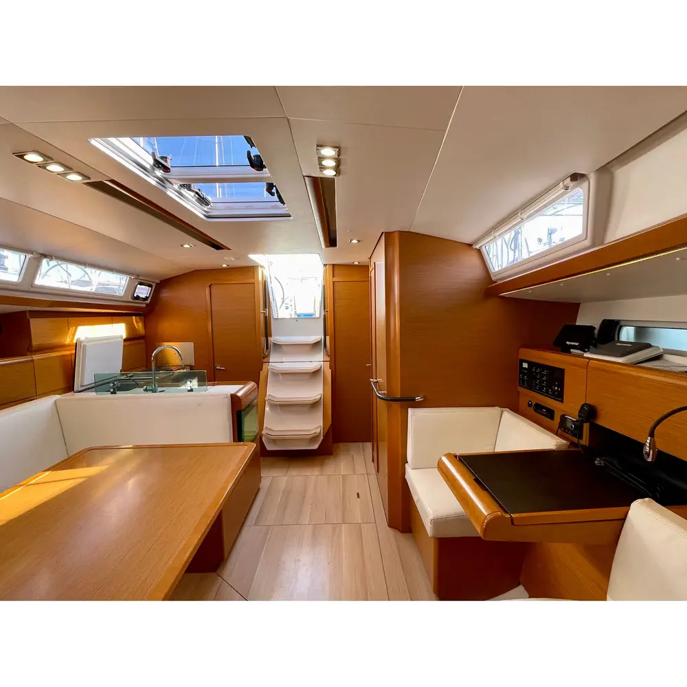 Amelie (Refit 2022) 10