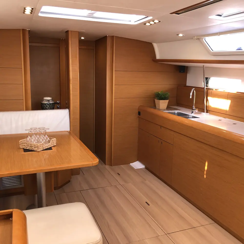 Luna Rossa (Refit 2021) 5