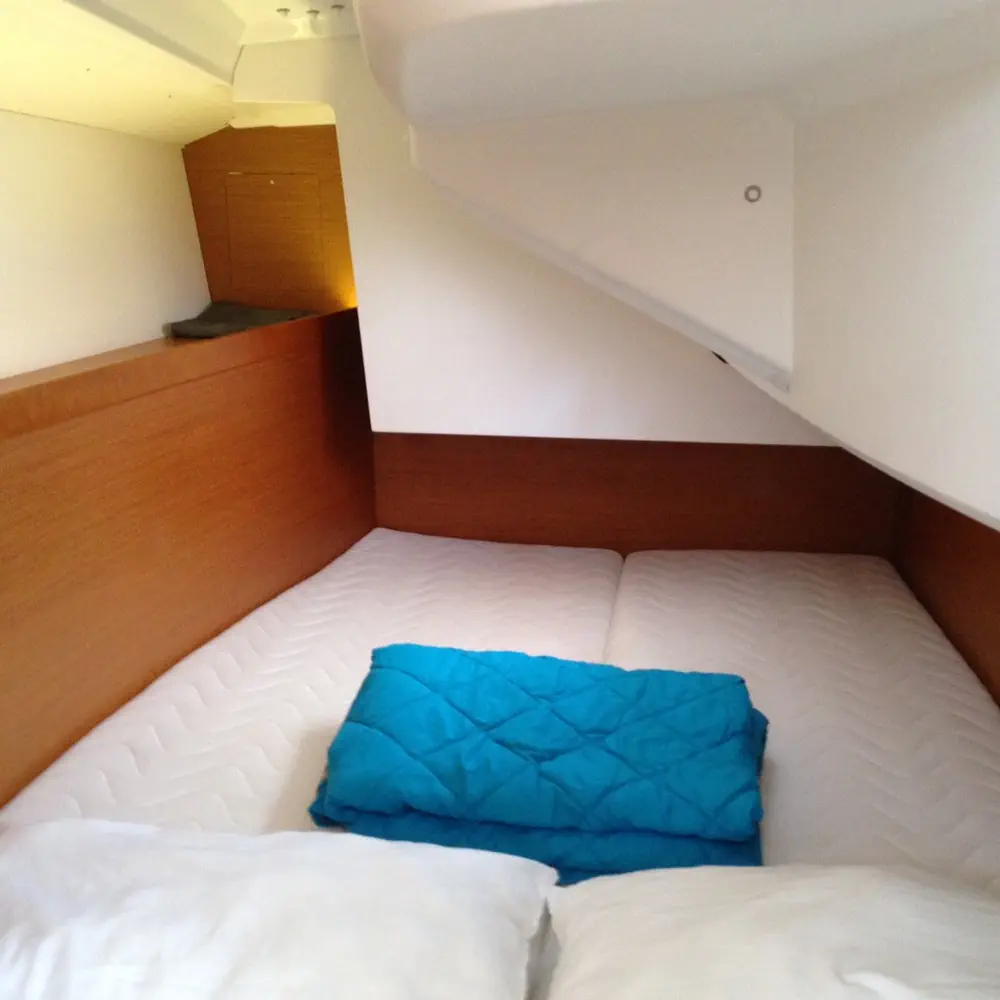 SunOdyssey349_1 1
