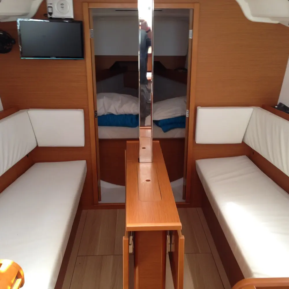 SunOdyssey349_1 10