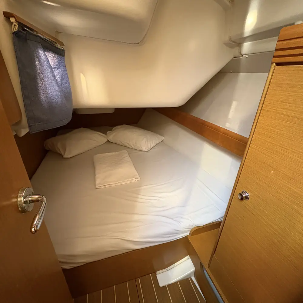 Sail Mira 14