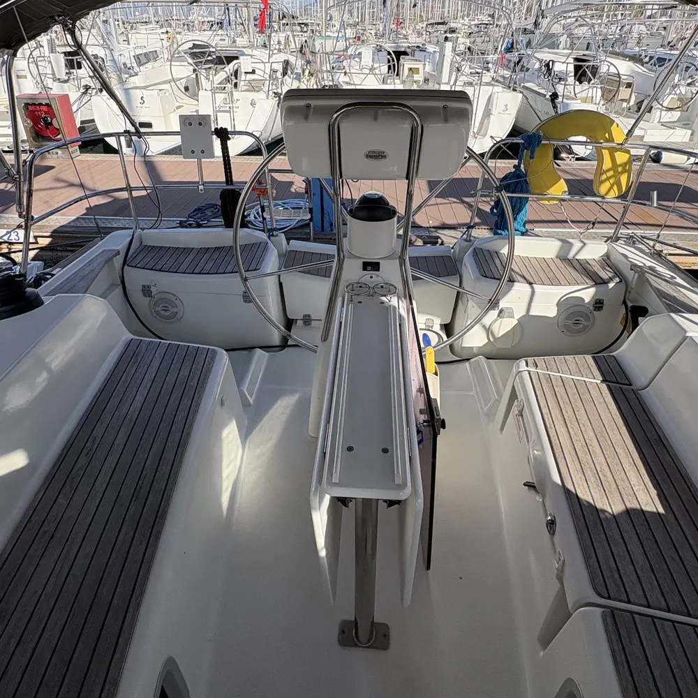 Sail Mira 13