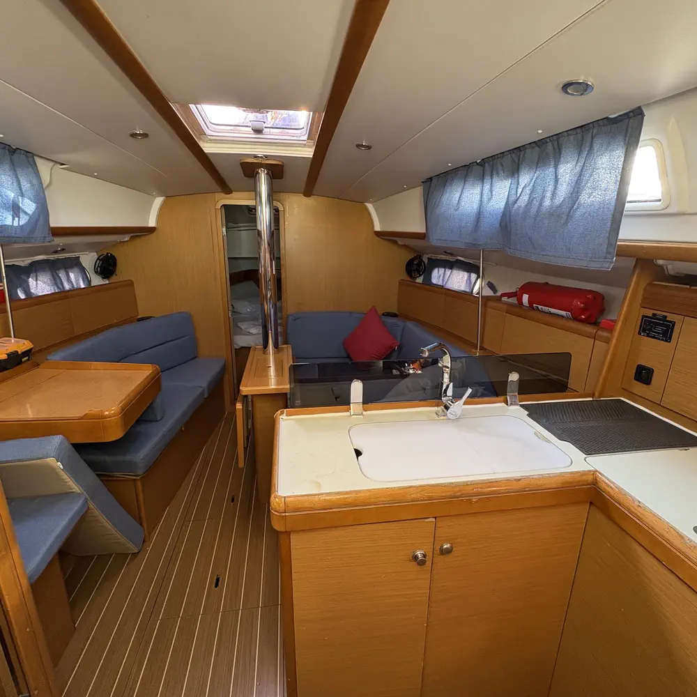 Sail Mira 16