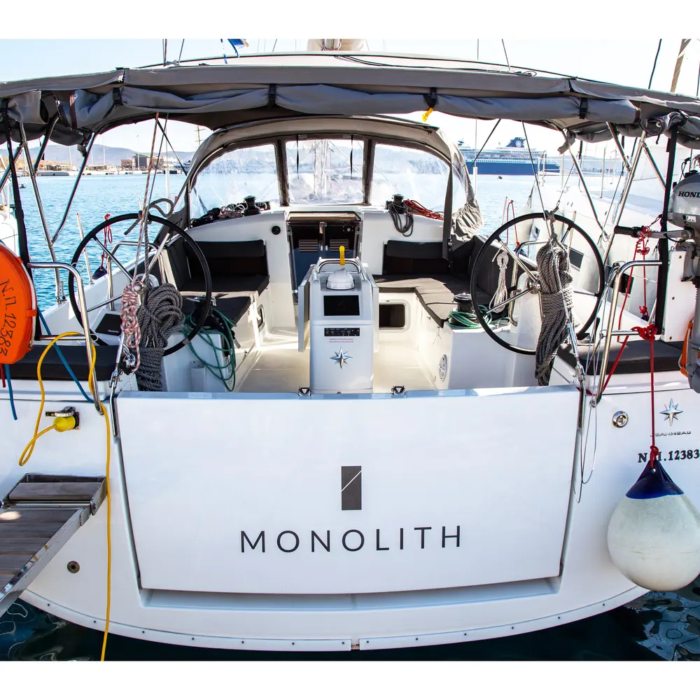 MONOLITH 1