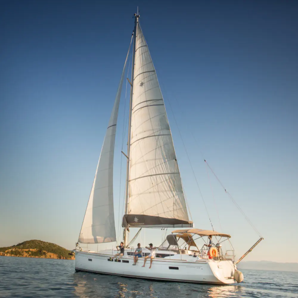 https://dsmkaagprkqin.cloudfront.net/images/jeanneau/sun-odyssey-519/sail-boat/1899019170000103447-1746528754459526718-aurora-1000x1000.webp