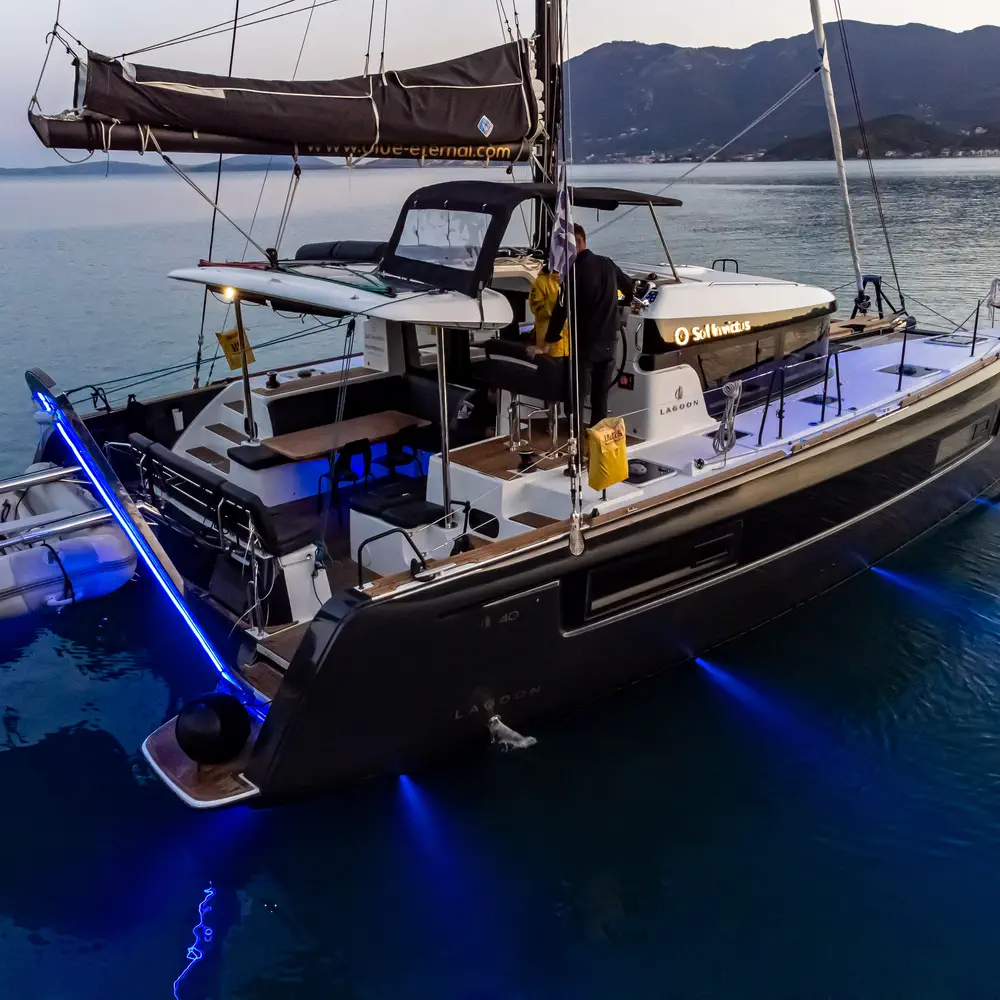 Sol Invictus VIP-equipped 12