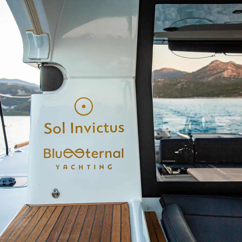 Sol Invictus VIP-equipped 18