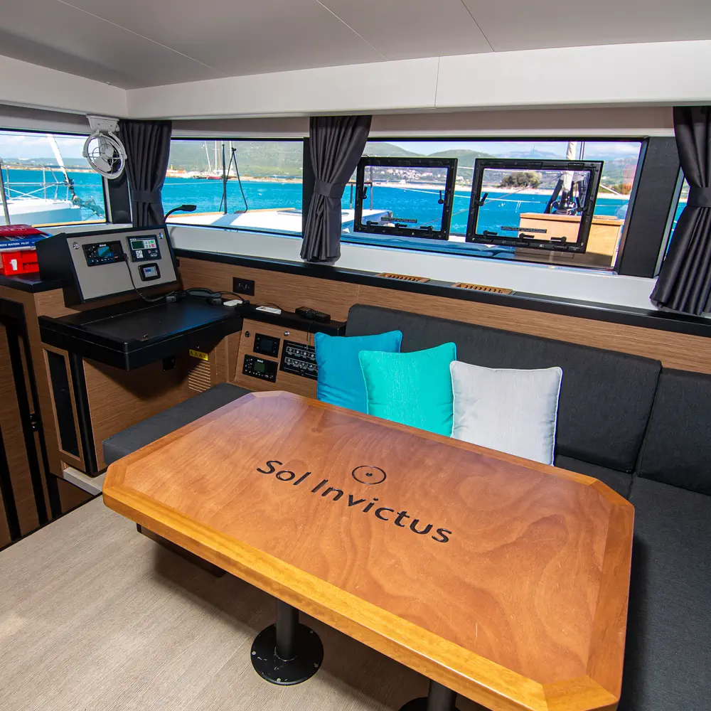 Sol Invictus VIP-equipped 31
