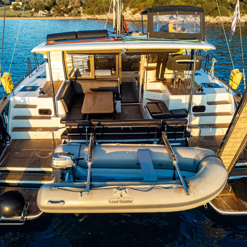 Sol Invictus VIP-equipped 33