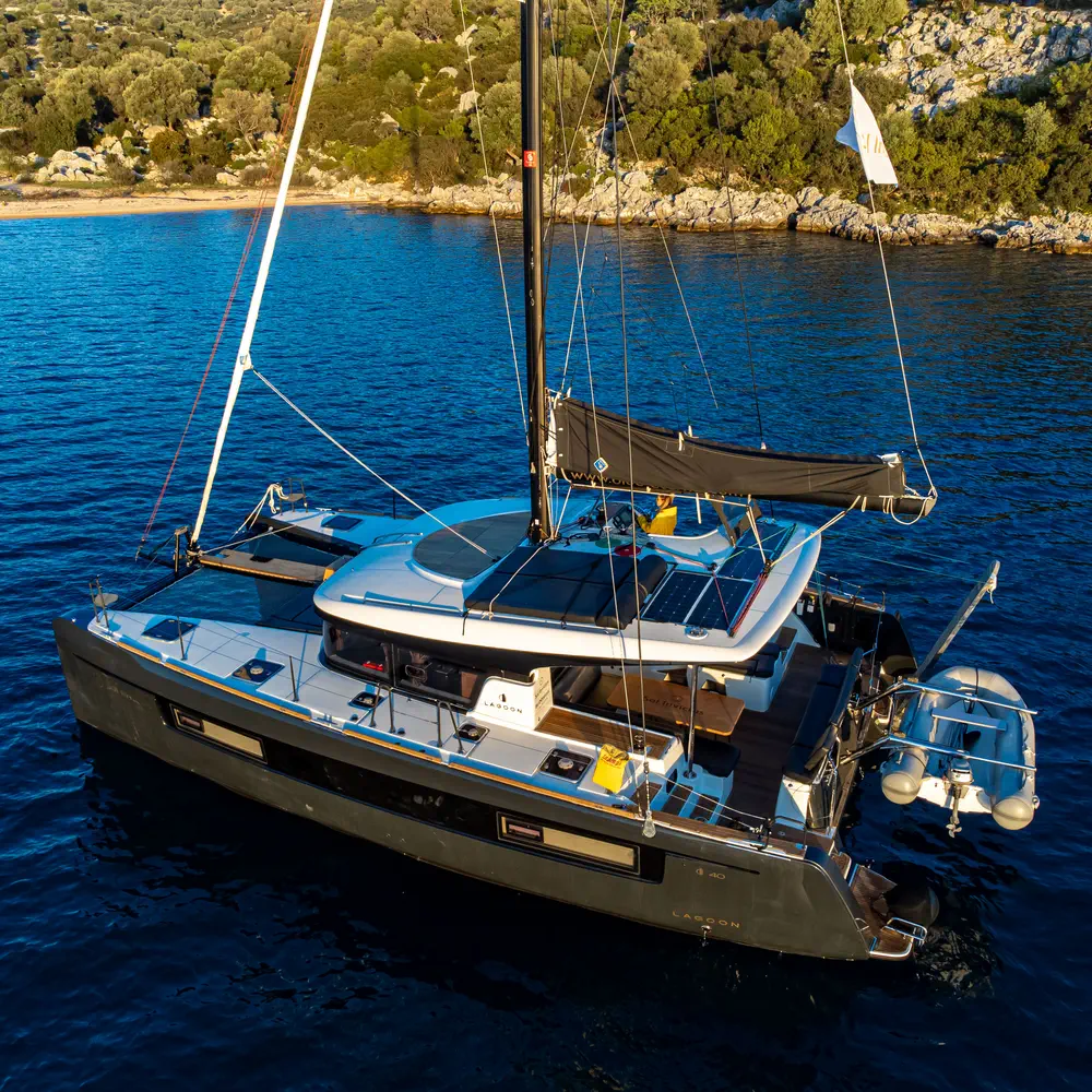 Sol Invictus VIP-equipped 43