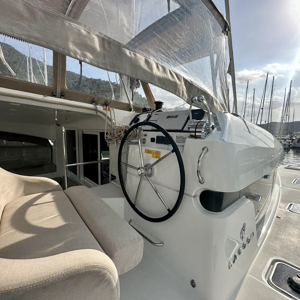 Sail Castor 9