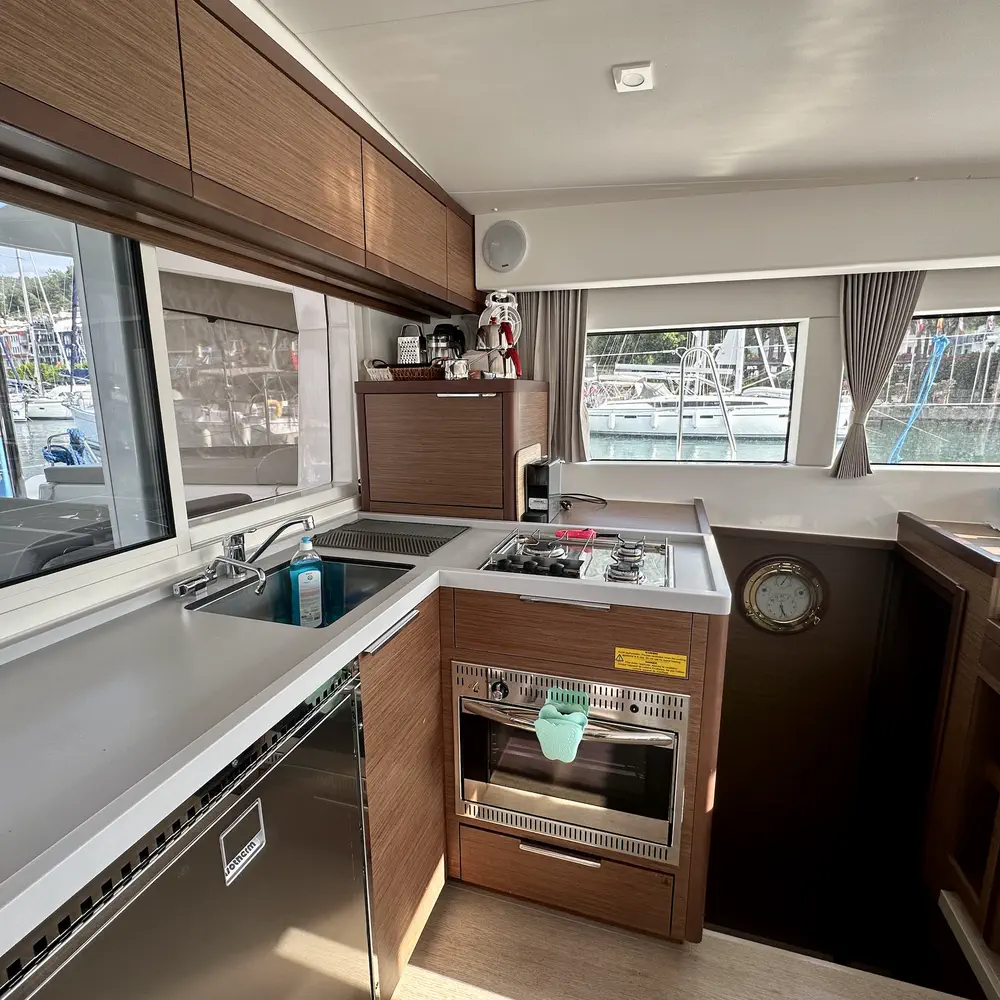 Sail Castor 10