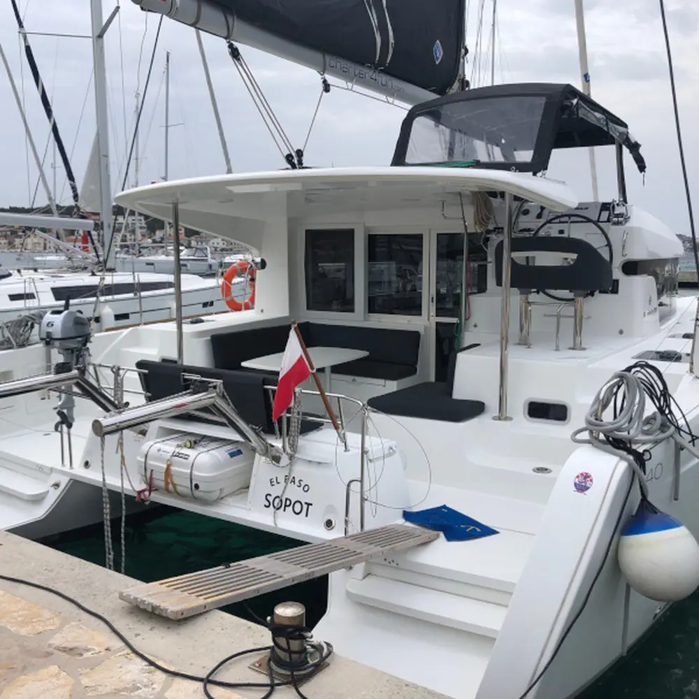 https://dsmkaagprkqin.cloudfront.net/images/lagoon/catamaran/lagoon-40/3303944390000103919-1746632256864155429-el-paso-1000x1000.webp