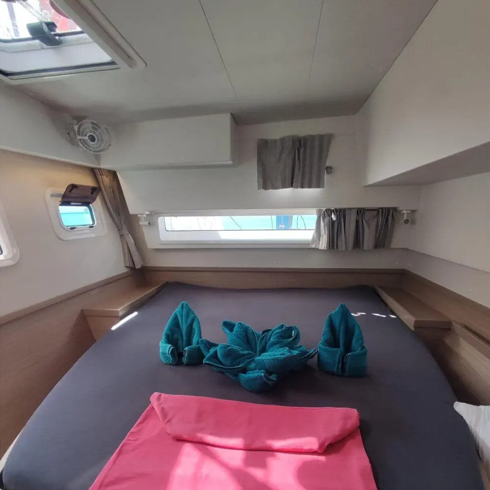 Main image of catamaran, Lagoon 40 Unicorn