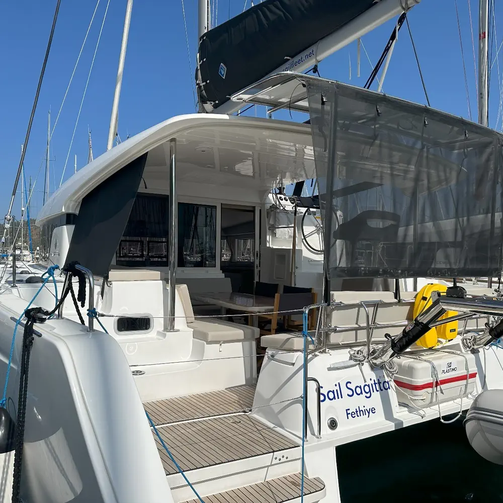 Sail Sagitta 8