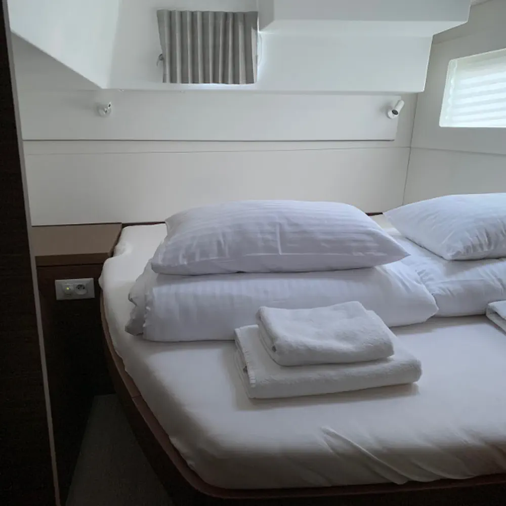 MONARCH 2020 (air condition, generator) 13