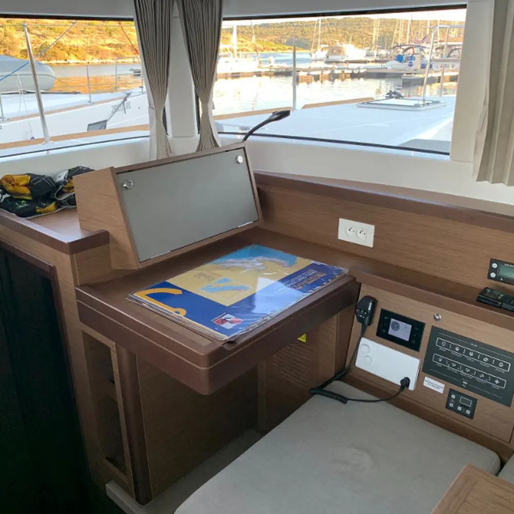MONARCH 2020 (air condition, generator) 23