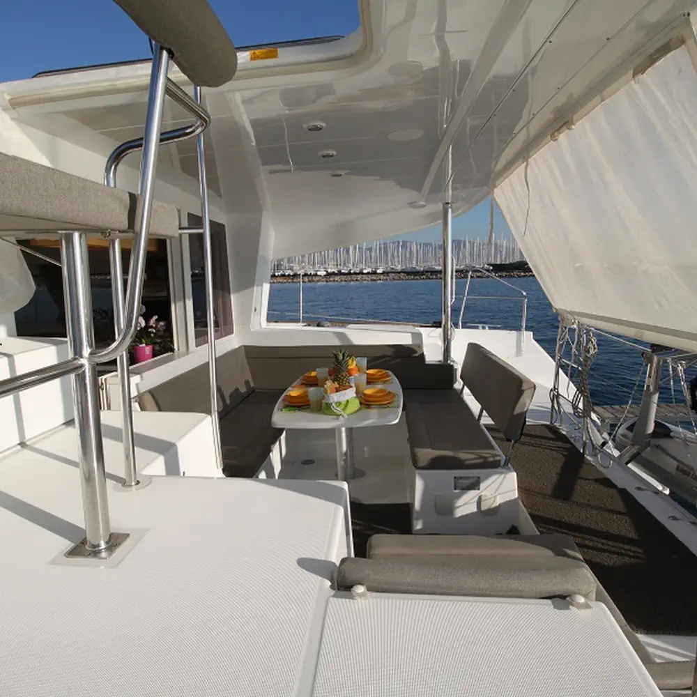 Sailing Blue 4 - Refit 2021 10