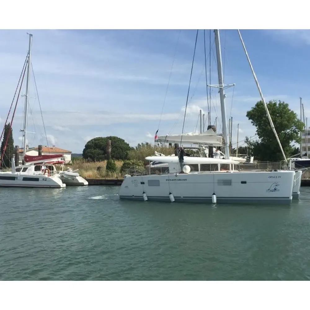 Main image of catamaran, Lagoon 400 S2 Opale 4