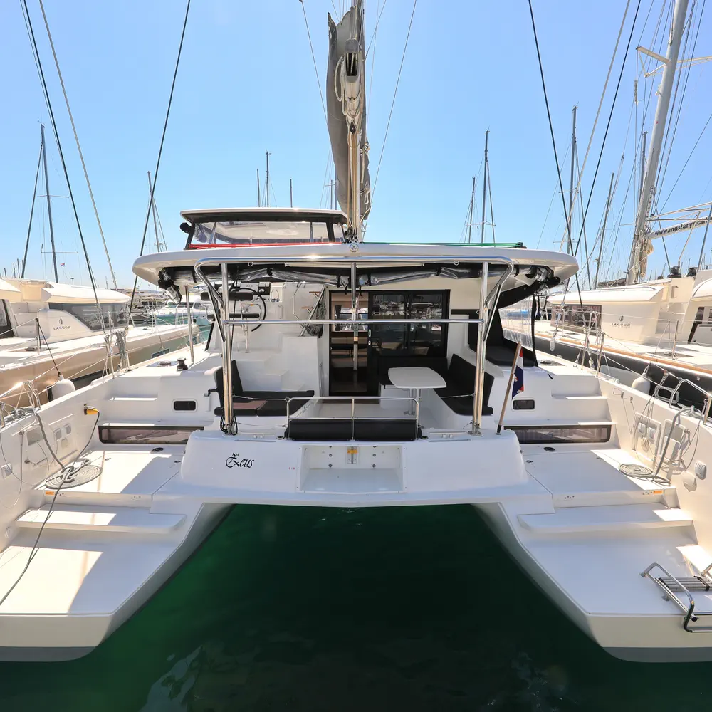 ZEUS 44