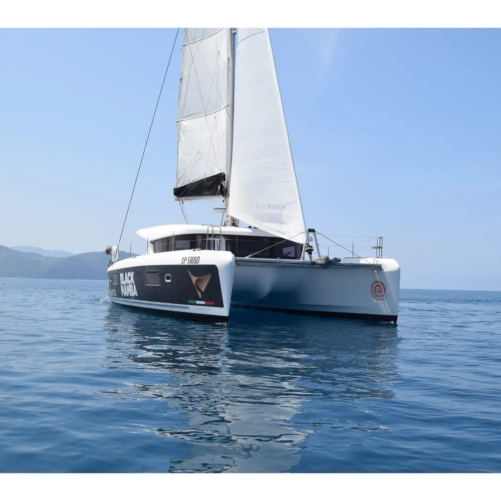 Main image of catamaran, Lagoon 42 Claudia
