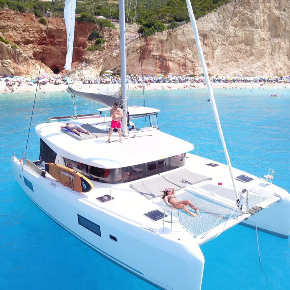 No Name: Forward Cabin #1 (Cabin Charter 2 pax) FULLY CREWED, ALL EXPENSES 10