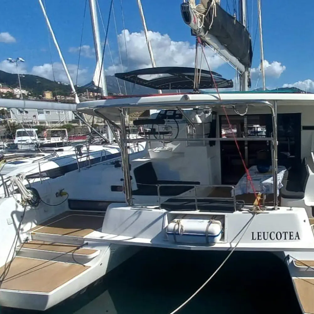 Main image of catamaran, Lagoon 42 Leucotea
