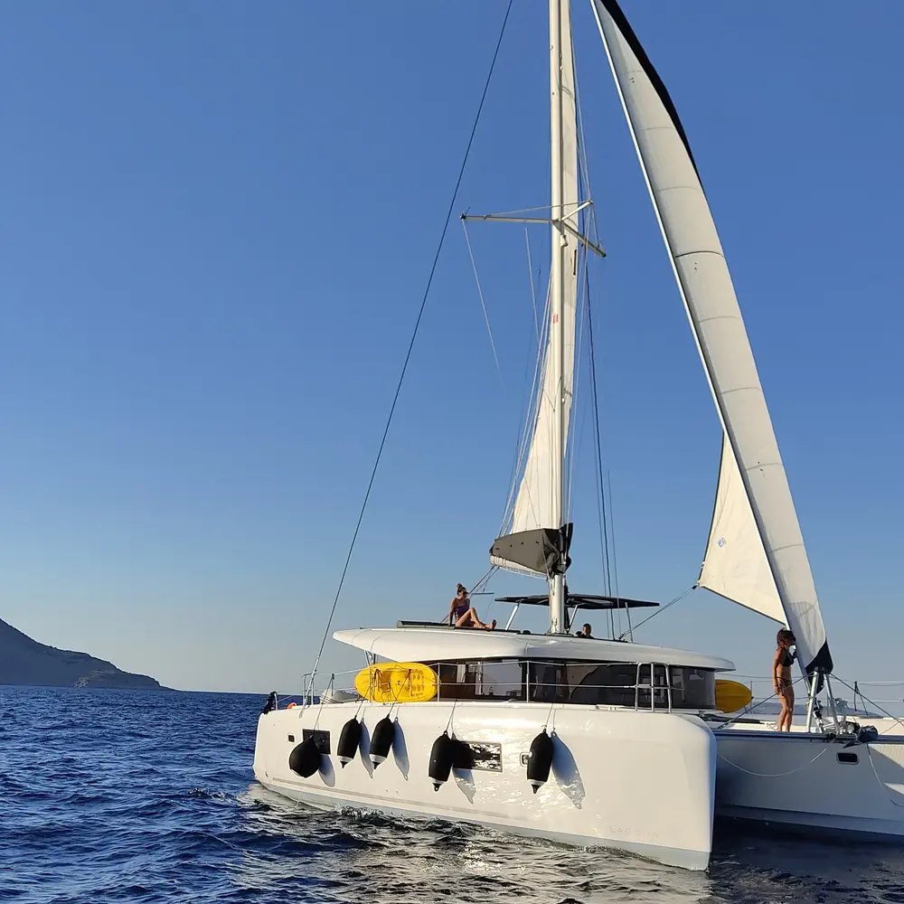 Main image of catamaran, Lagoon 42 Aenaos