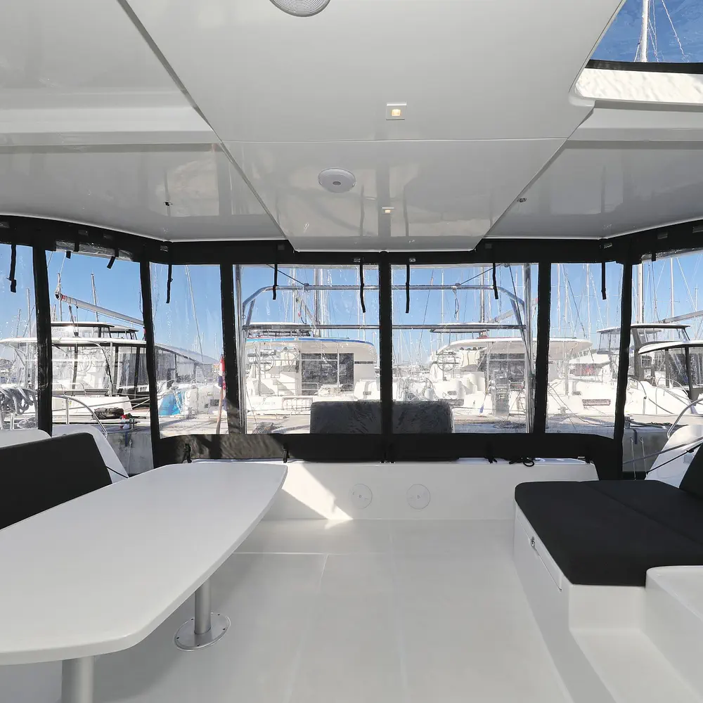 EQUATOR 44