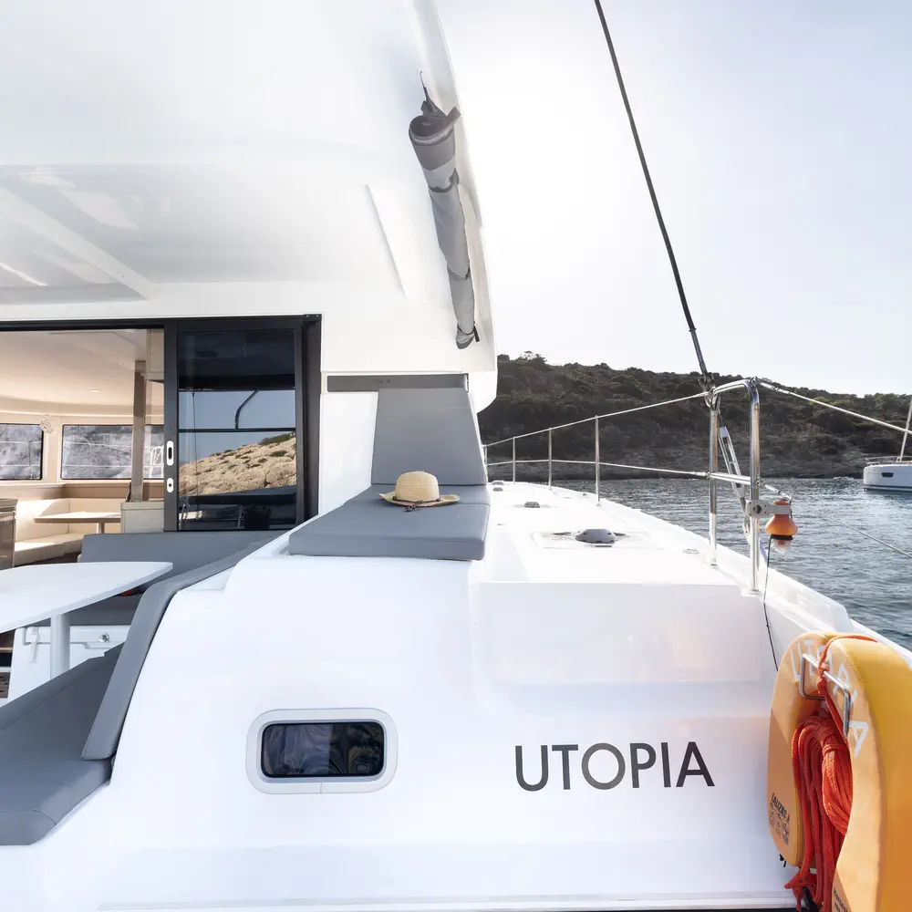 Utopia | A/C, Gen, Watermaker, 12 pax 9