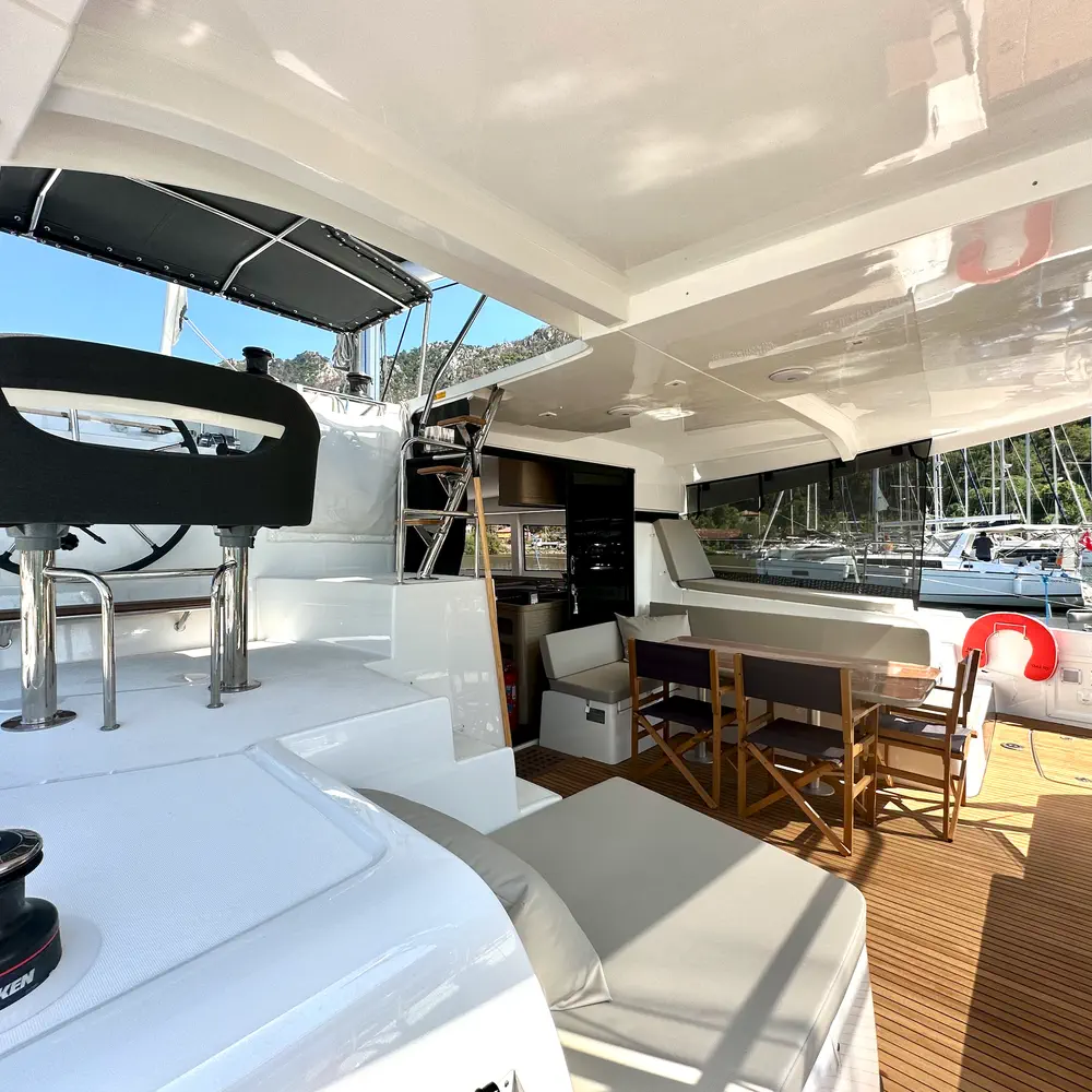 Sail Electra 23